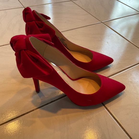 Jessica Simpson Pumps - Picture 2 of 4